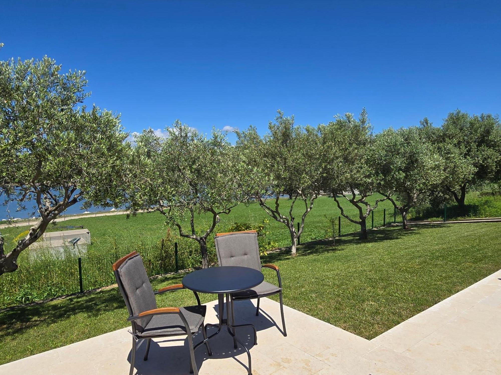 Olive Garden, Apartment With A Private Pool Баньоле Екстериор снимка