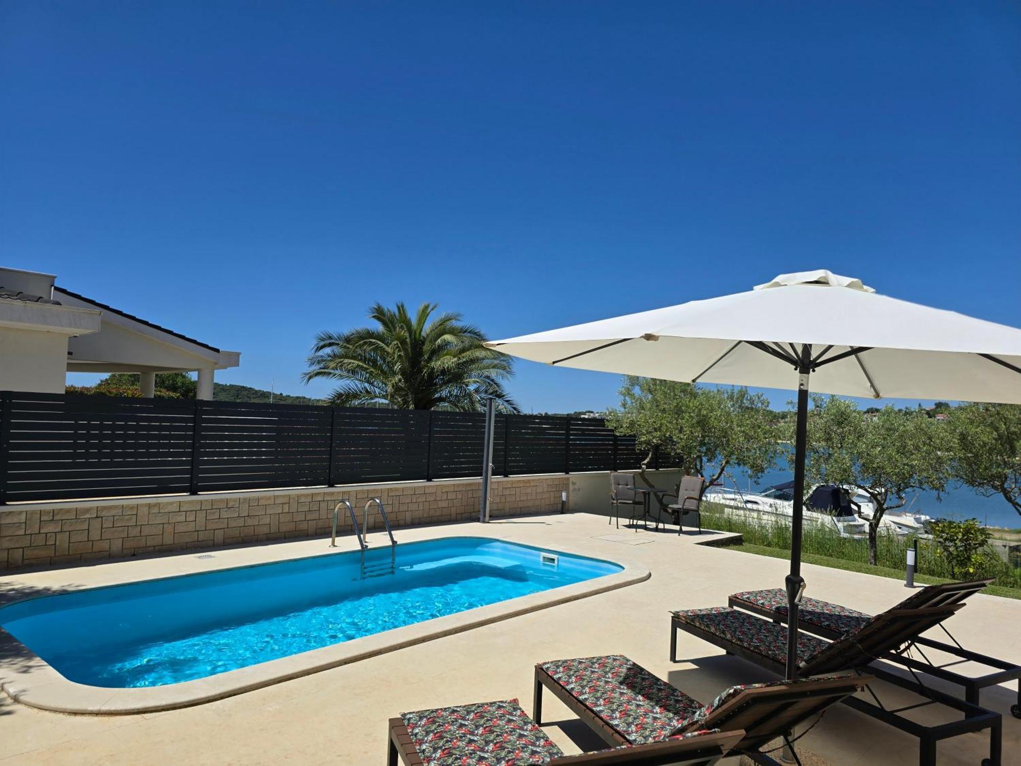 Olive Garden, Apartment With A Private Pool Баньоле Екстериор снимка